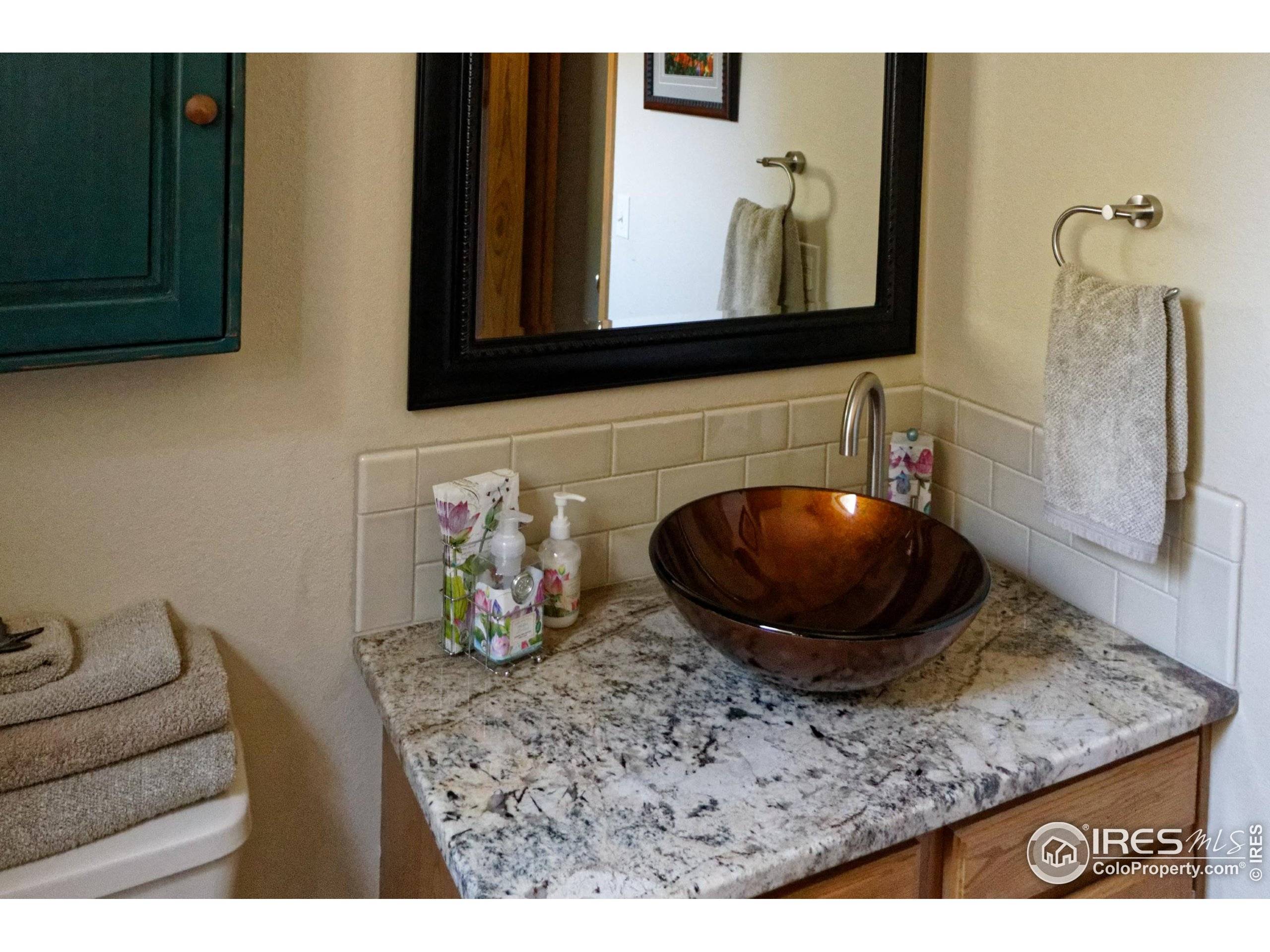 Longmont, CO 80503,2465 Mapleton Cir