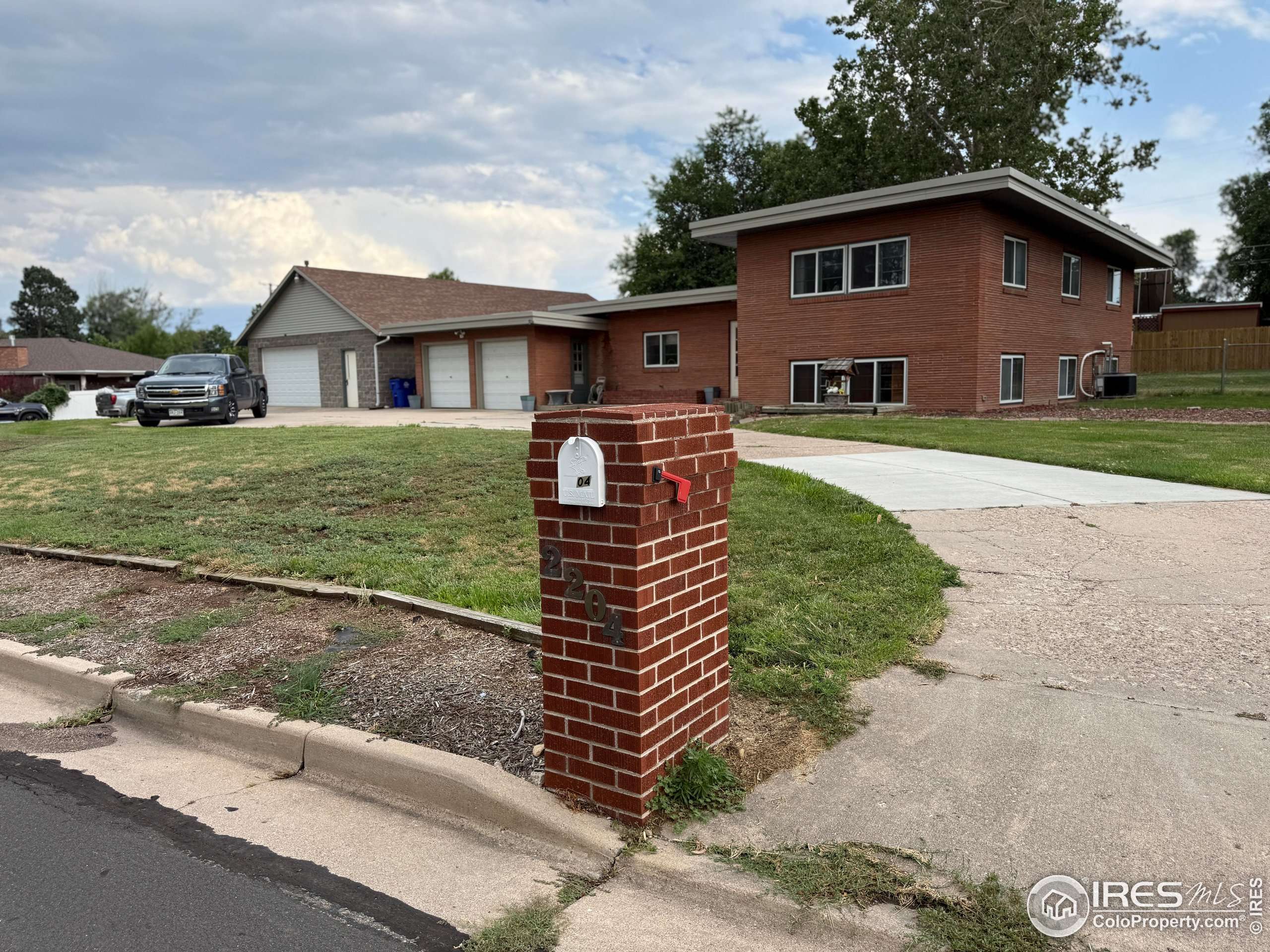 2204 20th St, Greeley, CO 80631