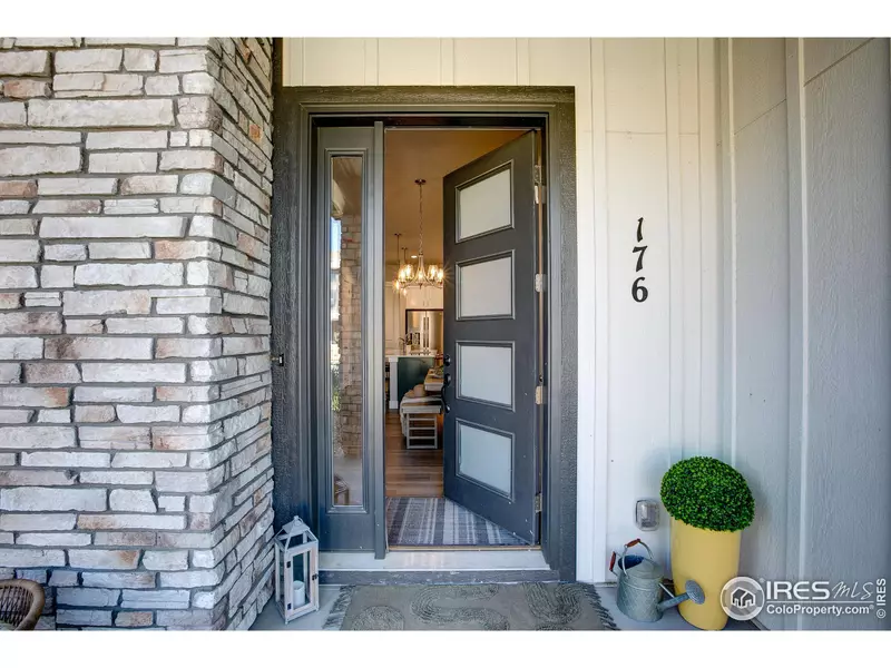 206 High Point Dr, Longmont, CO 80504