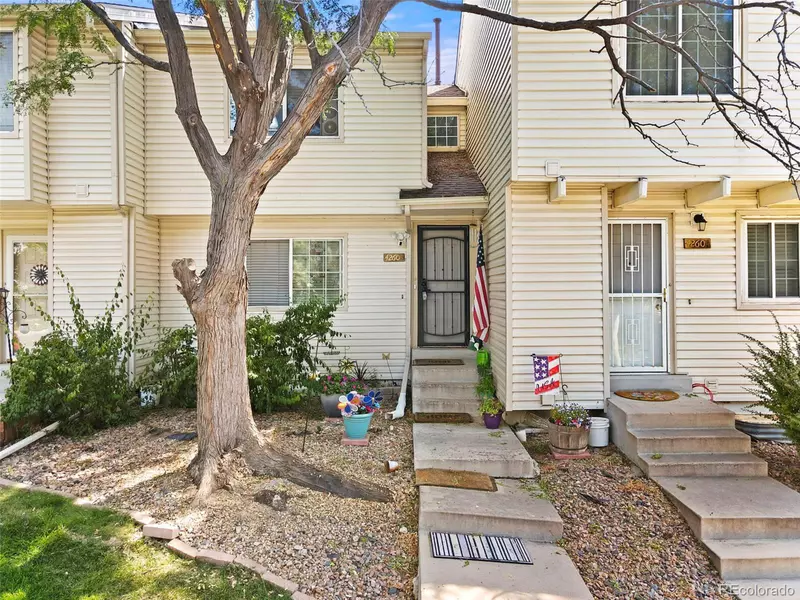 4260 S Mobile Cir #B, Aurora, CO 80013