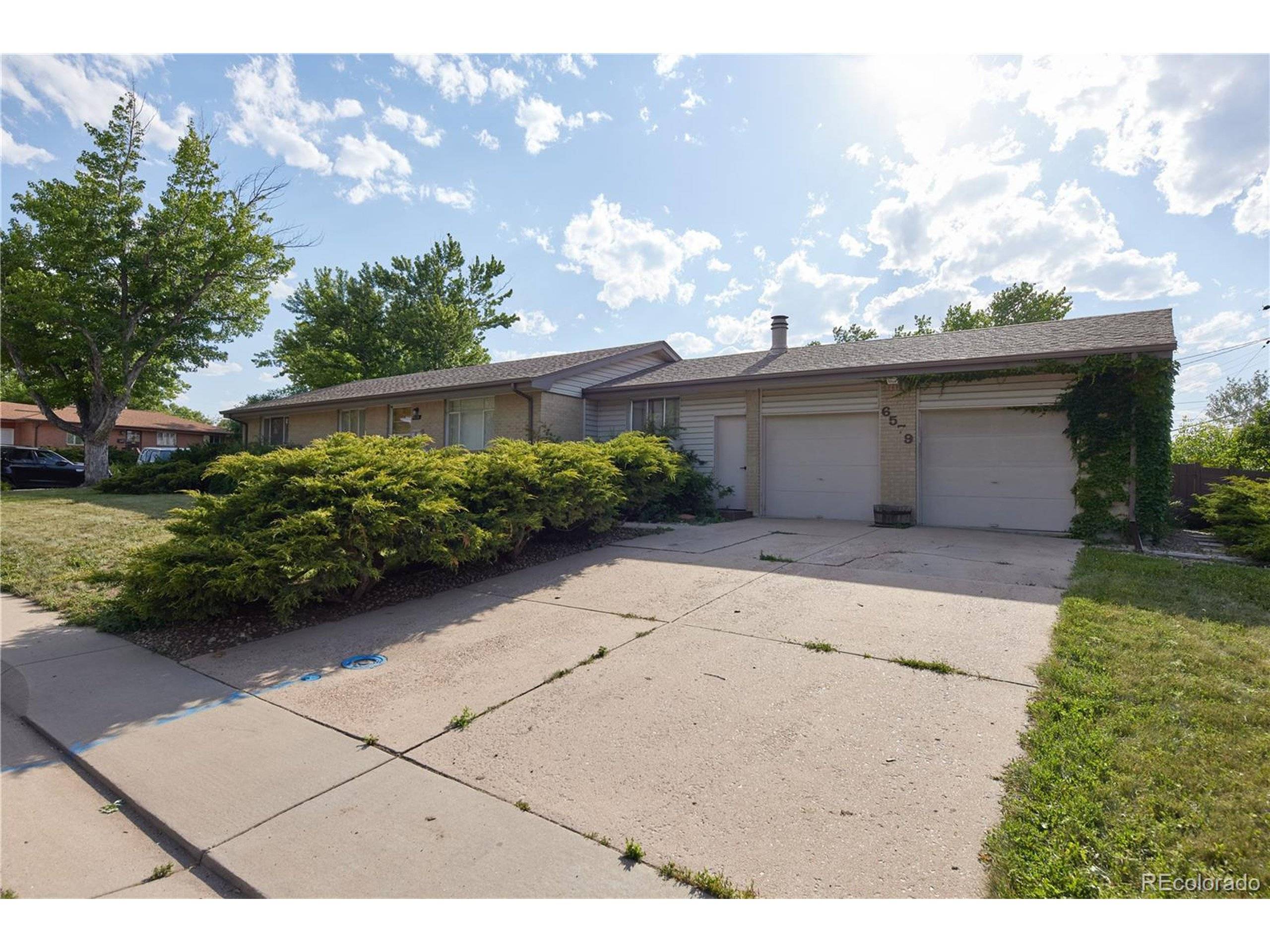 Centennial, CO 80121,6579 S Lincoln St