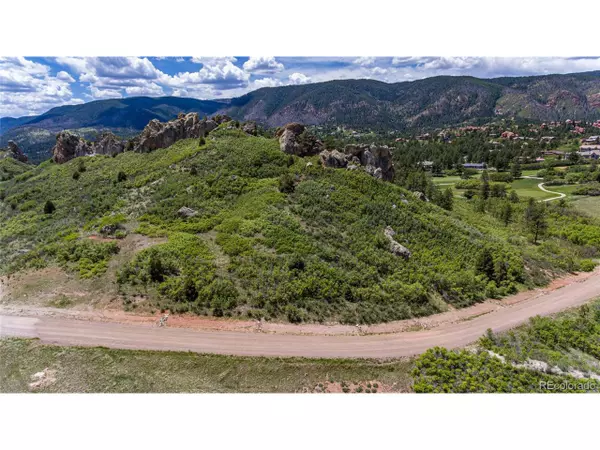 5814 Country Club Dr, Larkspur, CO 80118