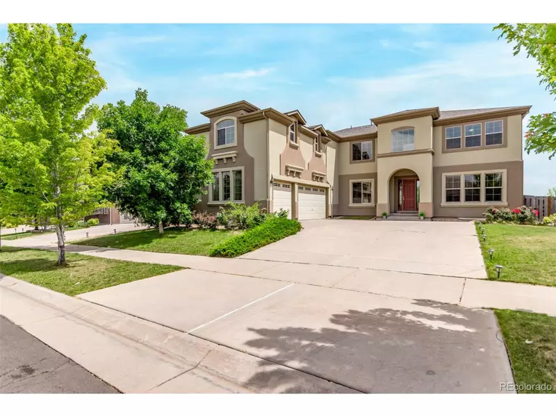 26656 E Peakview Dr, Aurora, CO 80016