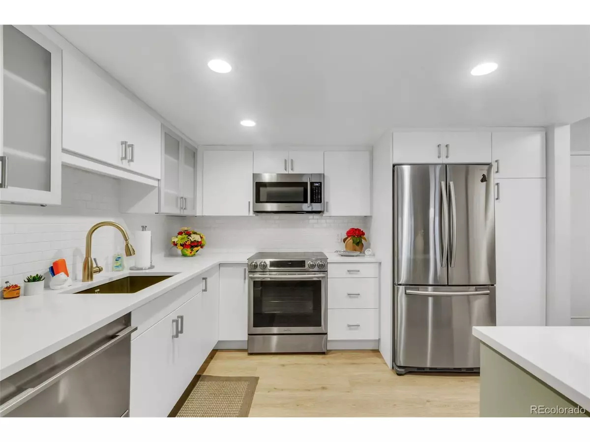 Aurora, CO 80014,13631 E Marina Dr #105