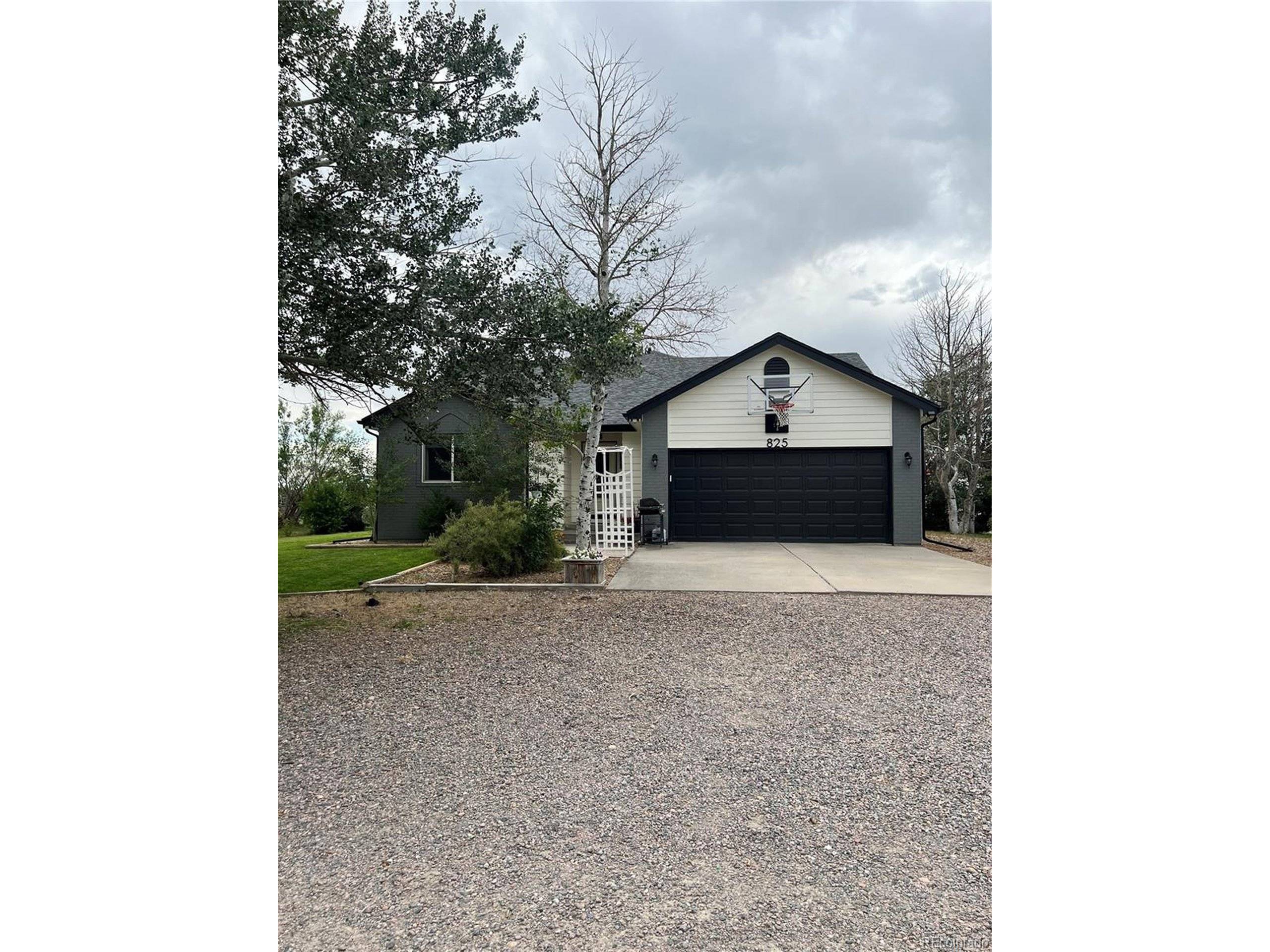 825 Cherokee St, Strasburg, CO 80136