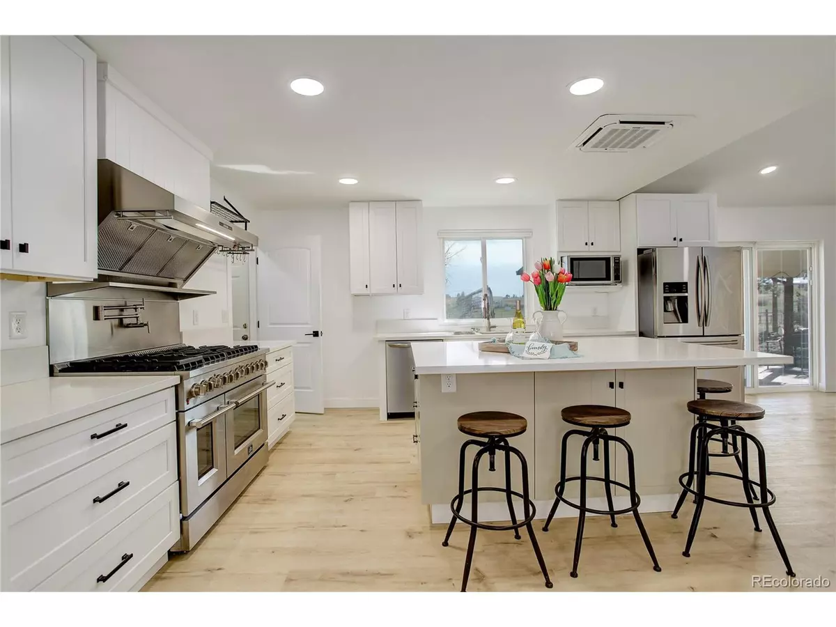 Elizabeth, CO 80107,2166 Appaloosa Trl