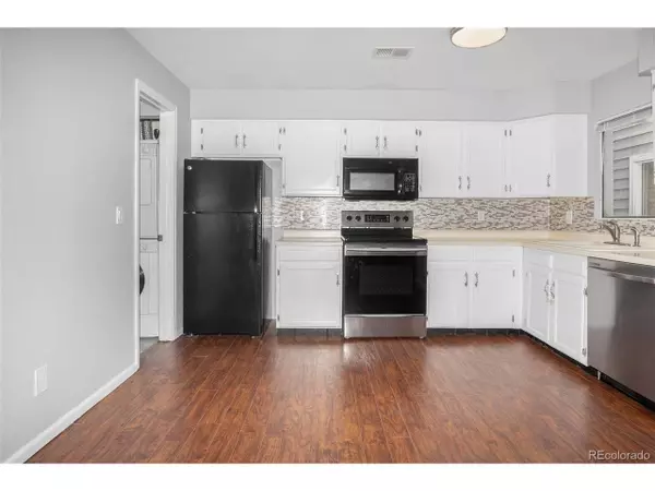 Lakewood, CO 80235,3600 S Pierce St #2-201