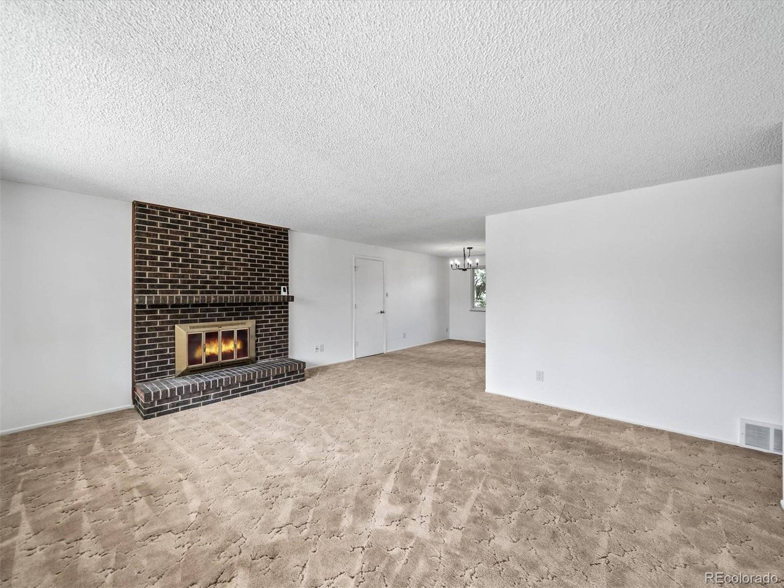 Lakewood, CO 80232,9327 W Arizona Ave