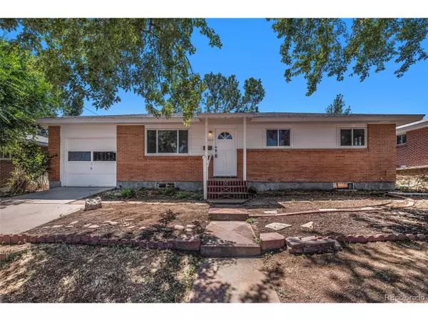 2202 27th St, Greeley, CO 80631