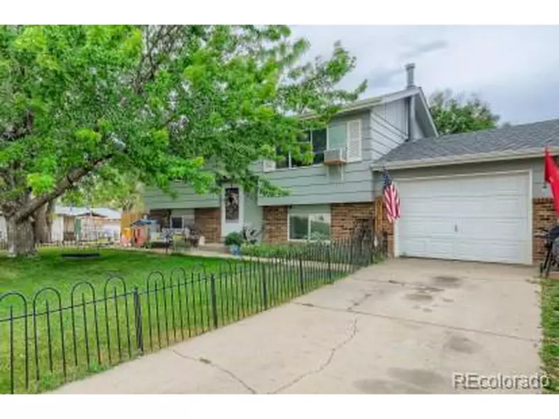 227 9th St, Kersey, CO 80644