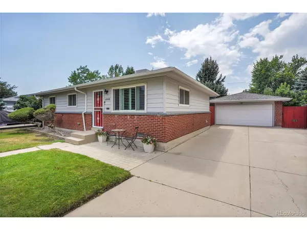 6990 W Oregon Dr, Lakewood, CO 80232