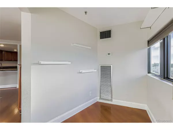 Denver, CO 80205,100 Park Ave W ##606