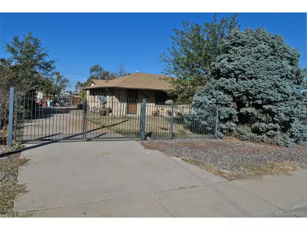 8287 Ivanhoe St, Dupont, CO 80024