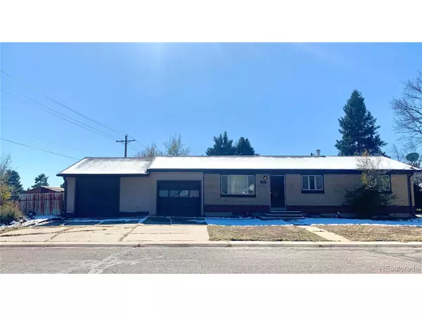 2900 W Saratoga Ave, Englewood, CO 80110