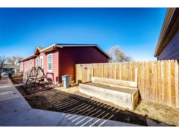 574 4th St, Bennett, CO 80102