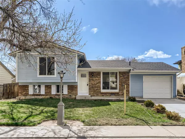 2117 Logan Ln, Longmont, CO 80501