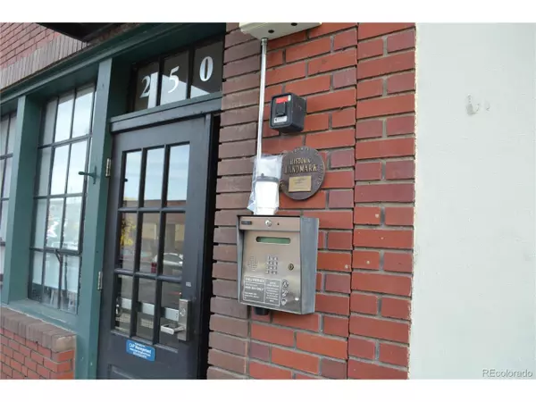 Denver, CO 80205,2500 Walnut St #306