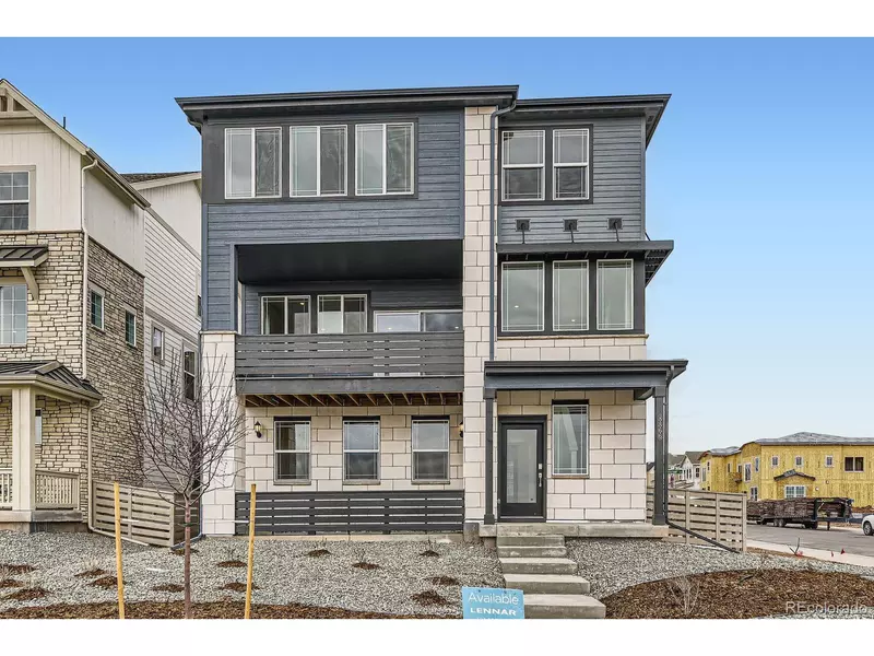 8866 Waterleaf Ln, Littleton, CO 80125