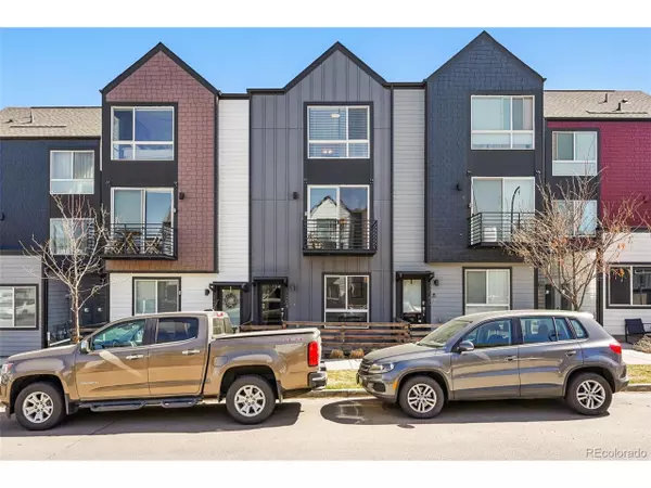 1064 Depew St, Lakewood, CO 80214