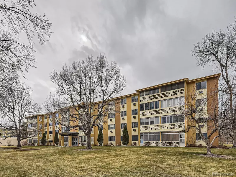 625 S Alton Way #3D, Denver, CO 80247