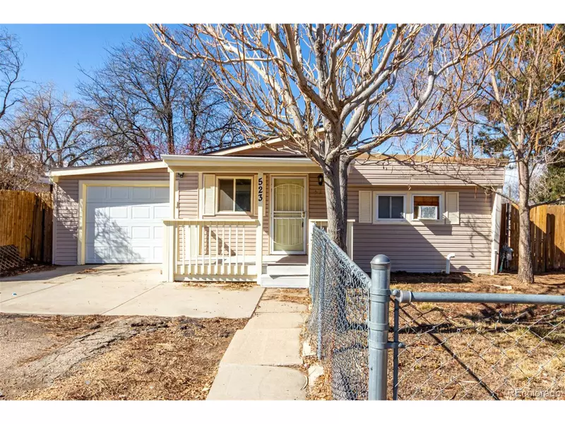 523 Glen Creighton Dr, Dacono, CO 80514