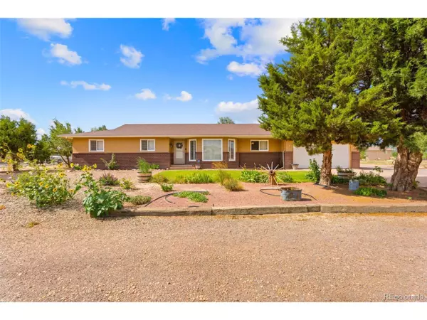 1003 W Camino Al Cielo Dr, Pueblo West, CO 81007