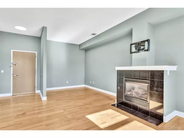 Englewood, CO 80111,5677 S Park Pl #B206