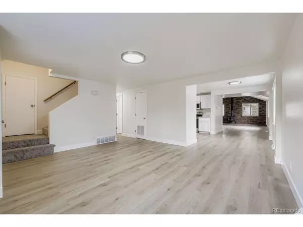 Littleton, CO 80120,810 W Powers Dr
