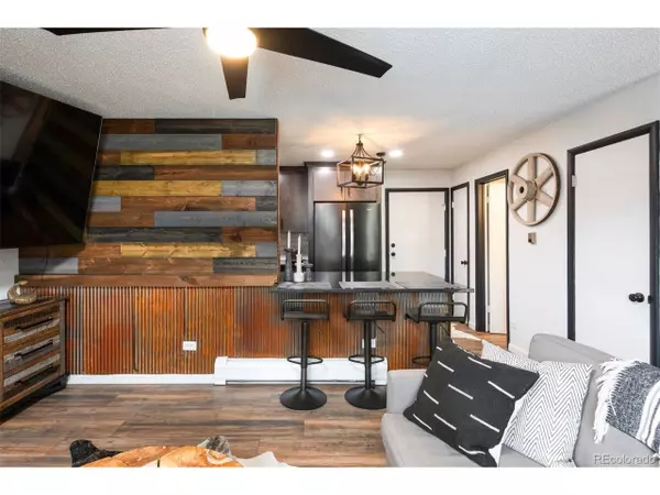 Denver, CO 80222,2700 S Holly St #202