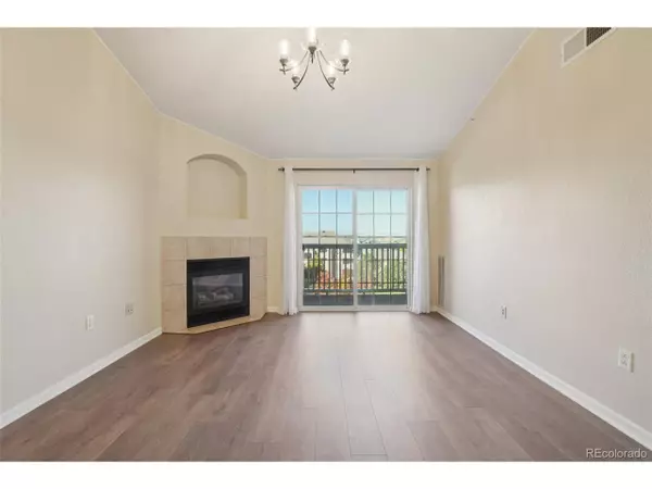 Englewood, CO 80112,7440 S Blackhawk St #4-305