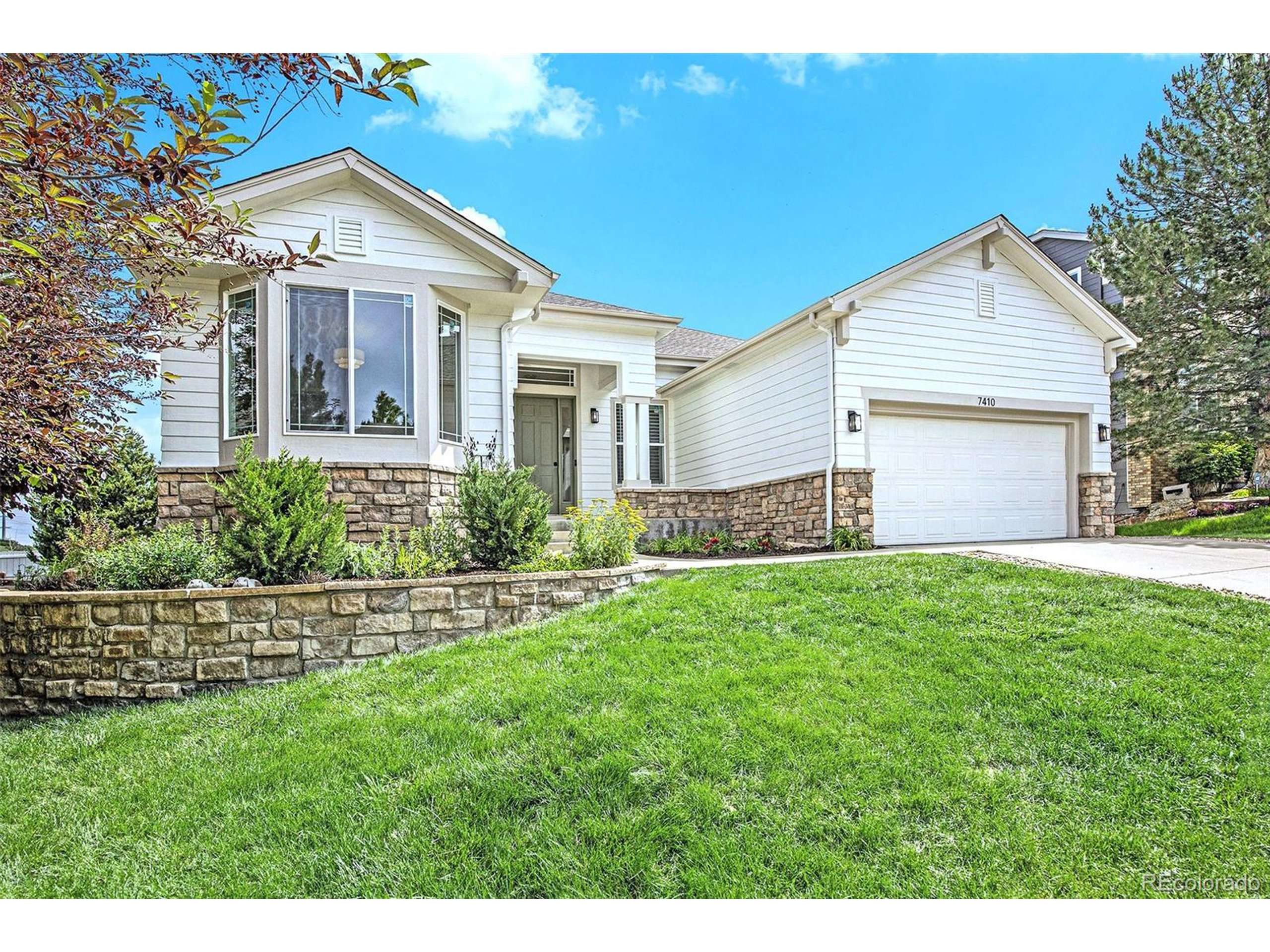 7410 Winter Berry Ln, Castle Pines, CO 80108