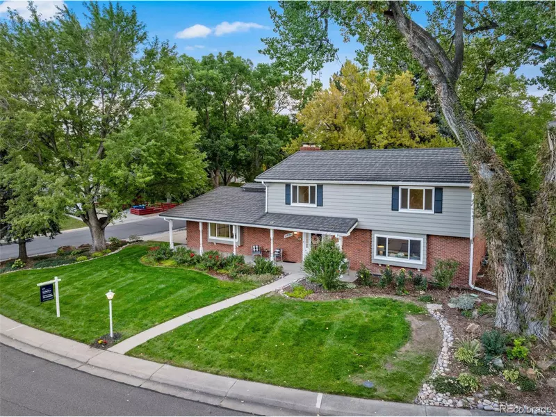 11954 W Applewood Knolls Dr, Lakewood, CO 80215