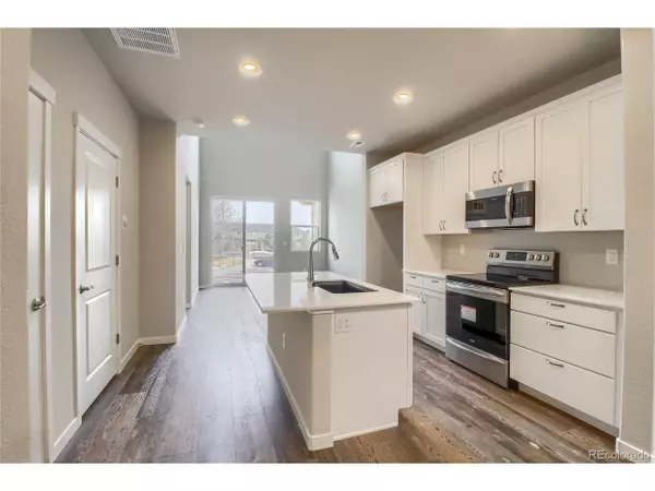 9778 Albion Ln, Thornton, CO 80229