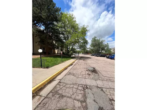 Aurora, CO 80012,14852 E Kentucky Dr #934