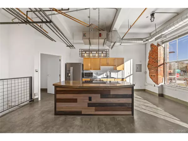 Denver, CO 80205,1777 E 39th Ave #205