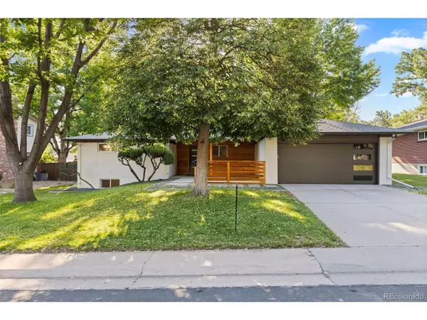 7036 S Apache St, Littleton, CO 80120