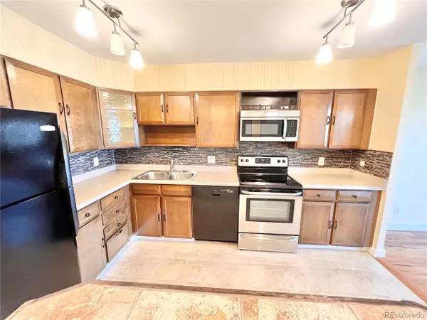 Denver, CO 80247,9335 E center Ave #8B