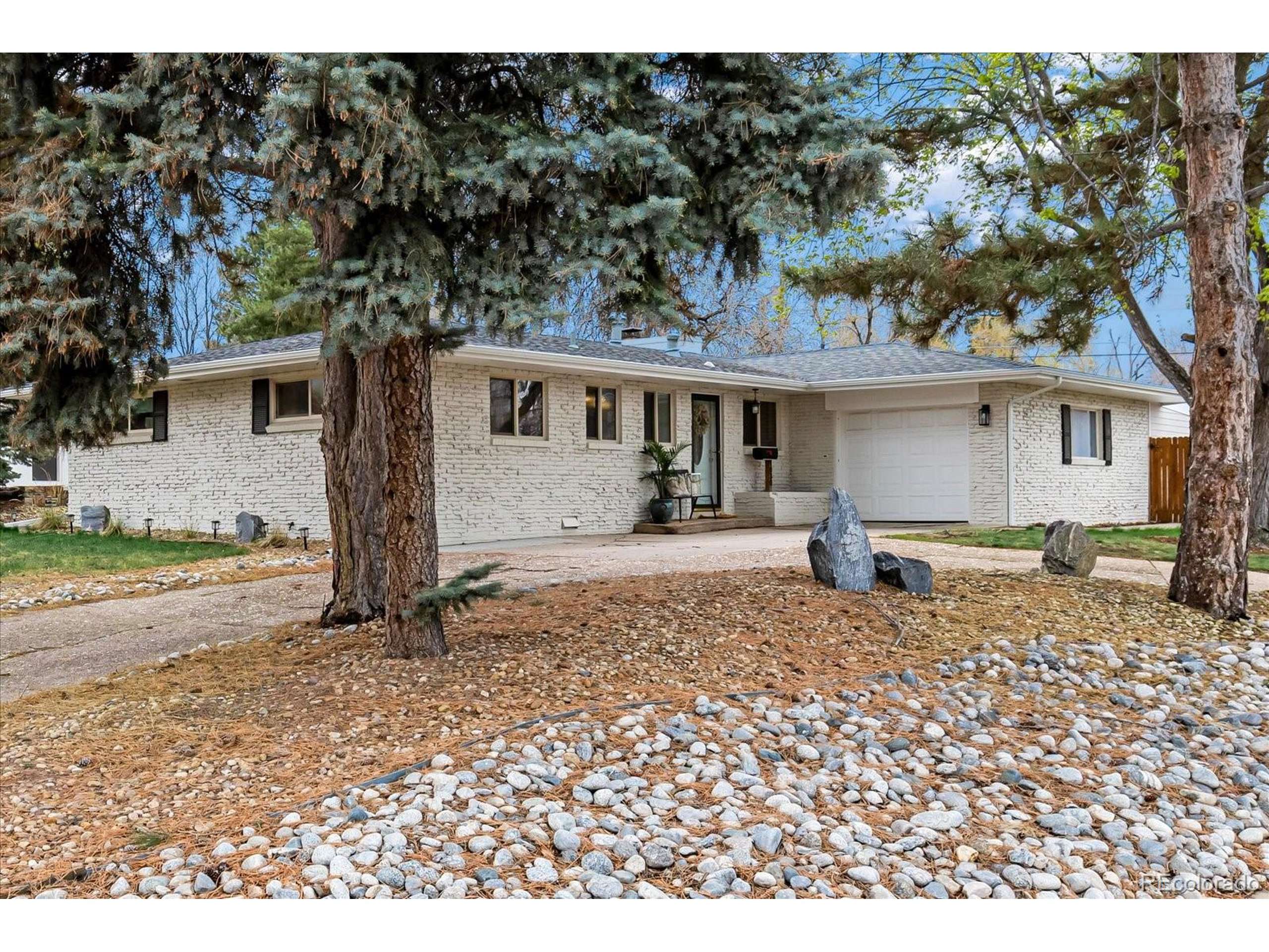 1030 W Arapahoe Rd, Littleton, CO 80120