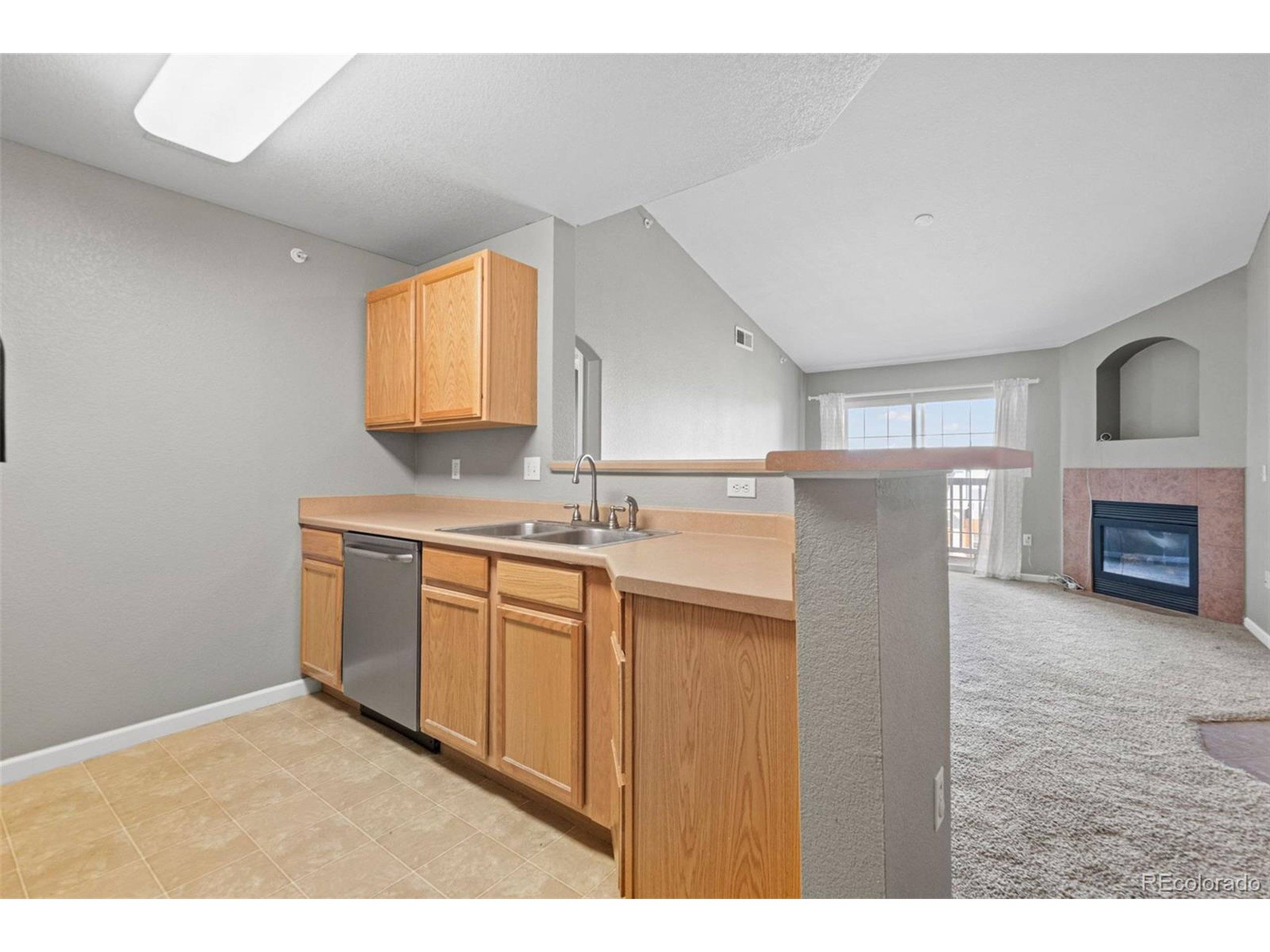 Englewood, CO 80112,7440 S Blackhawk St #3-306