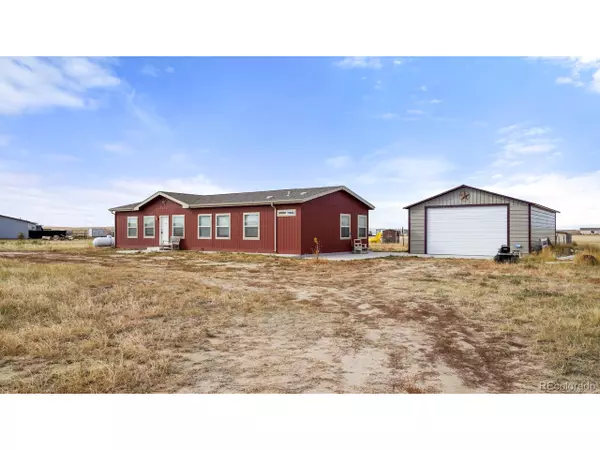 28 E Ranch Rd, Wiggins, CO 80654