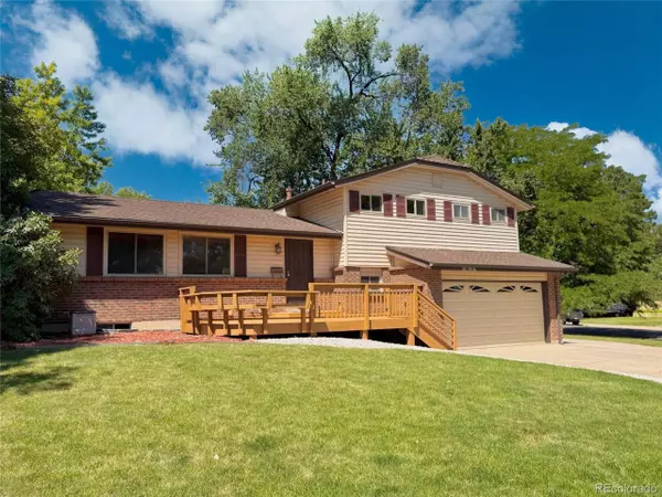 800 Mesa Ct, Broomfield, CO 80020