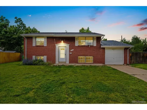 6721 Quay Ct, Arvada, CO 80003