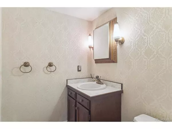 Lakewood, CO 80226,372 Vance St
