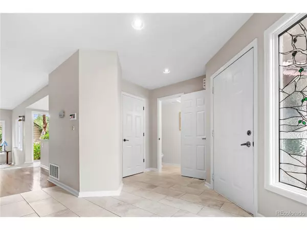 Denver, CO 80246,275 S Holly St