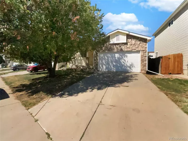 19889 Montview Dr, Aurora, CO 80011