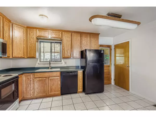 Aurora, CO 80012,822 S Macon Way