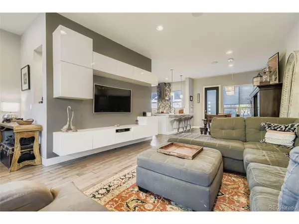 Denver, CO 80238,5054 Valentia St #102