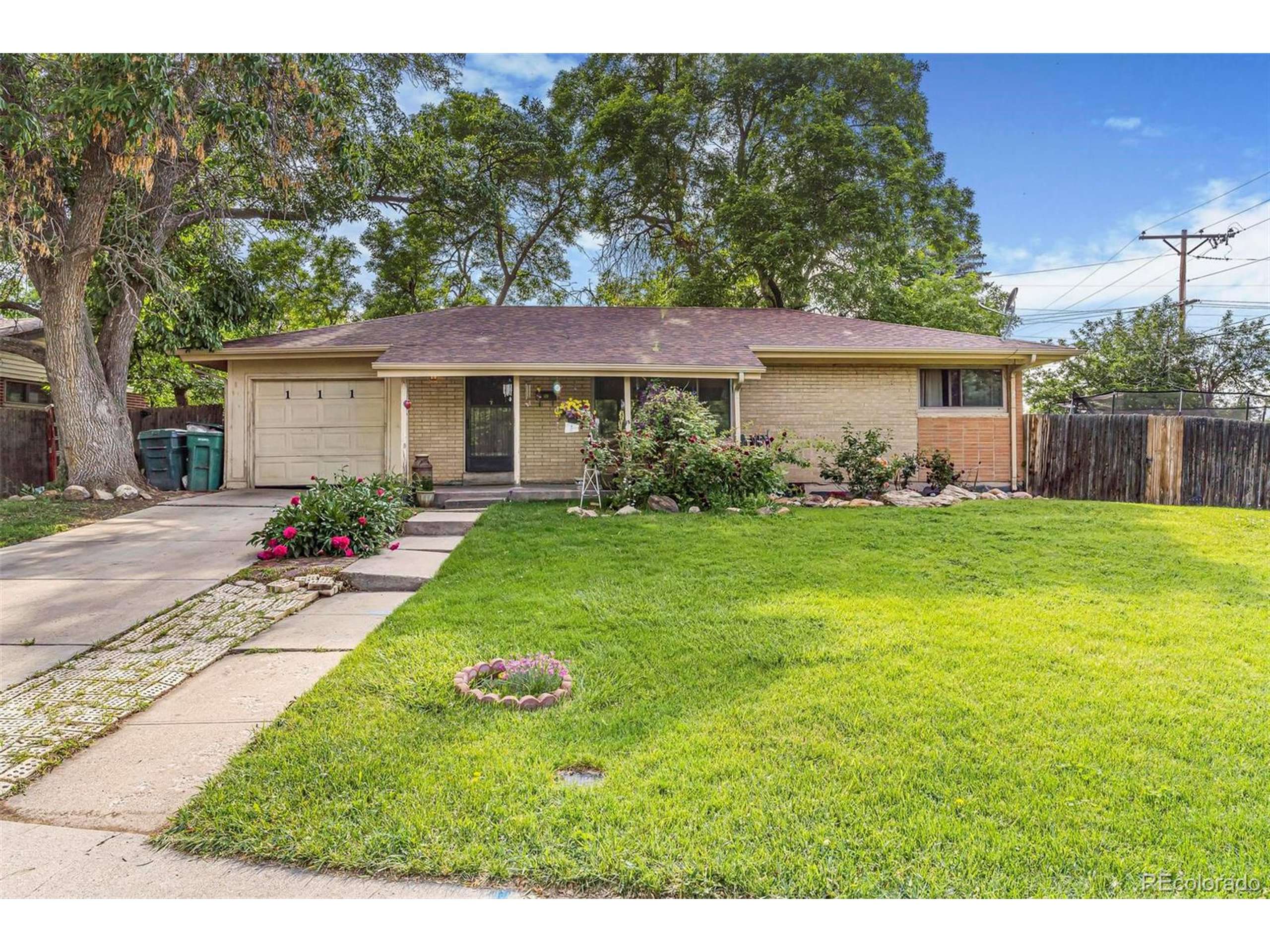 111 S Eaton St, Lakewood, CO 80226