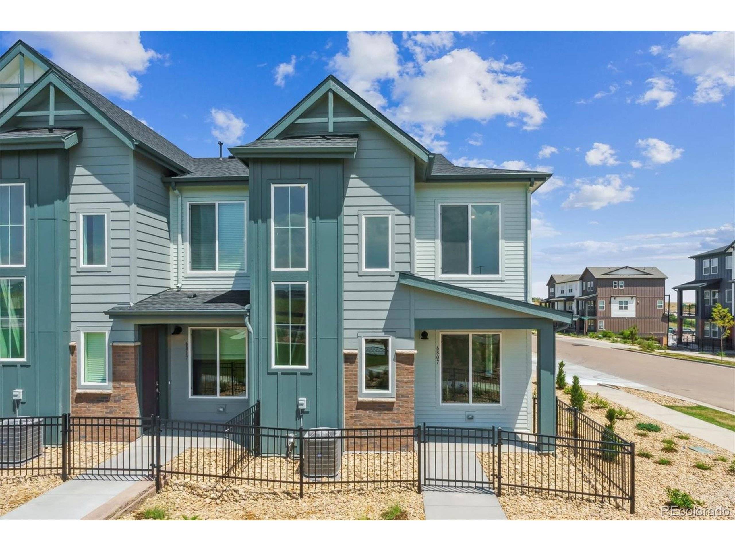 6807 Huddersfield Ln, Castle Pines, CO 80108
