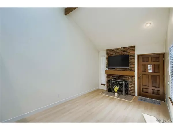 Littleton, CO 80120,2885 W Long Cir #B